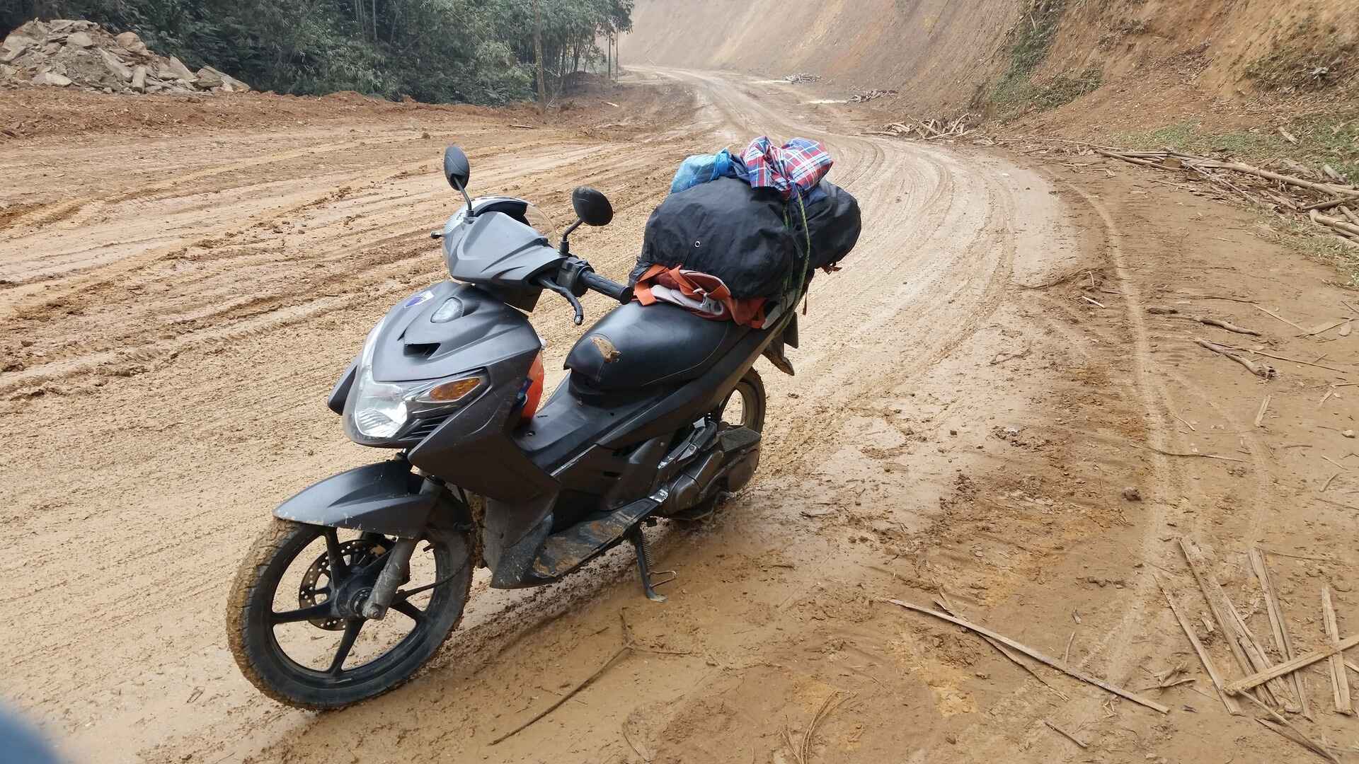 Vietnam-Scooter-Exploration